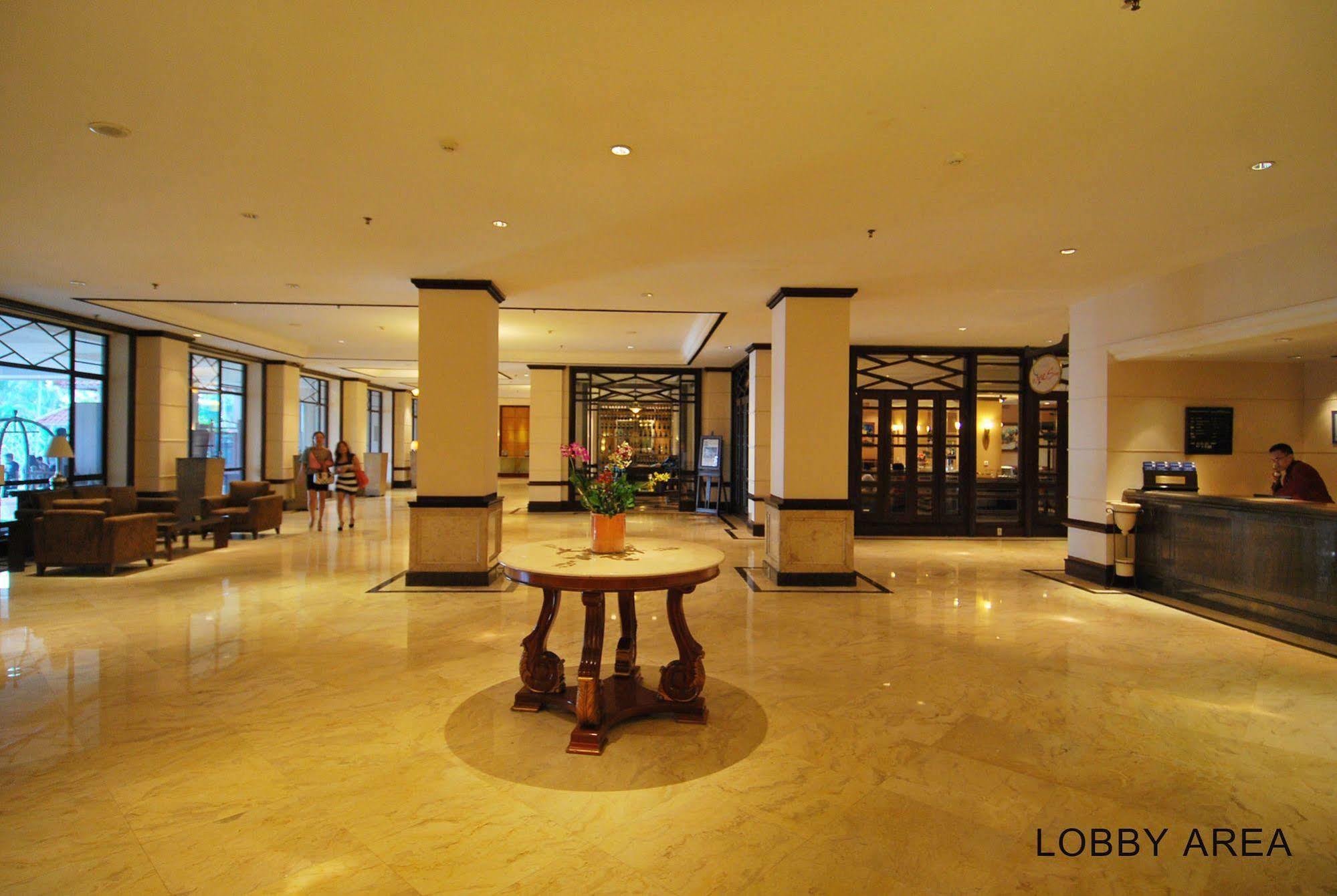 Le Grandeur Hotel Balikpapan Exterior photo