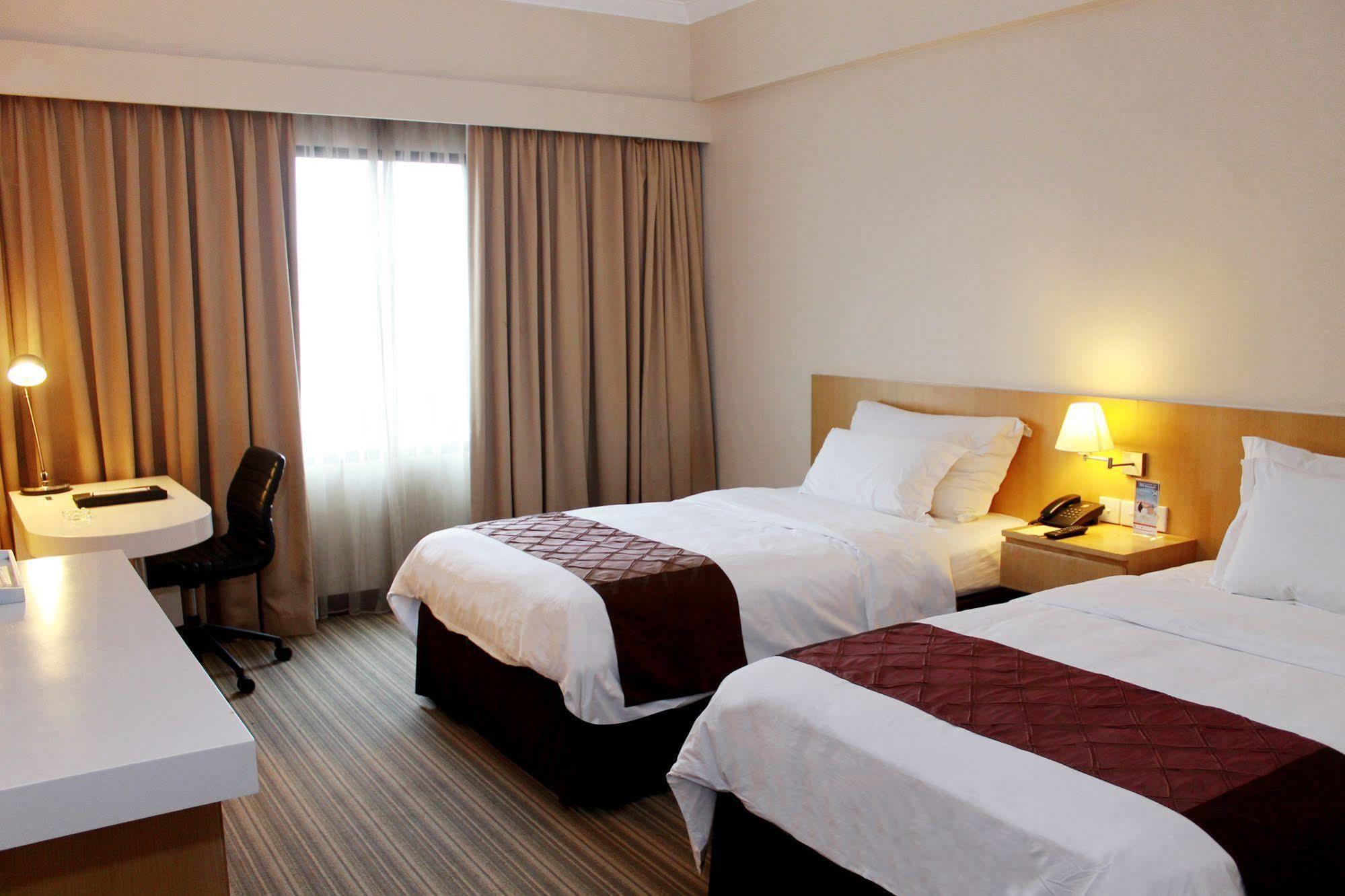 Le Grandeur Hotel Balikpapan Exterior photo