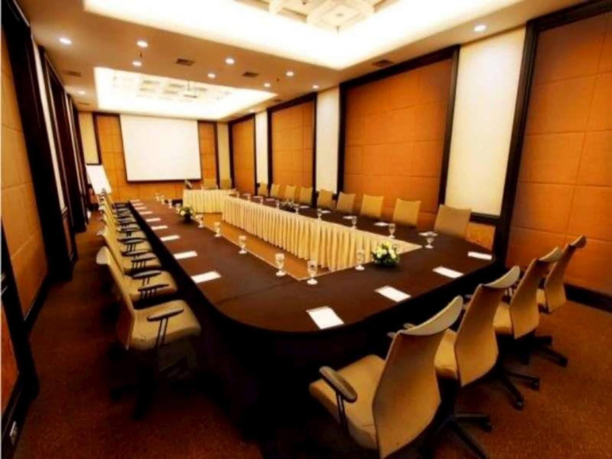 Le Grandeur Hotel Balikpapan Exterior photo
